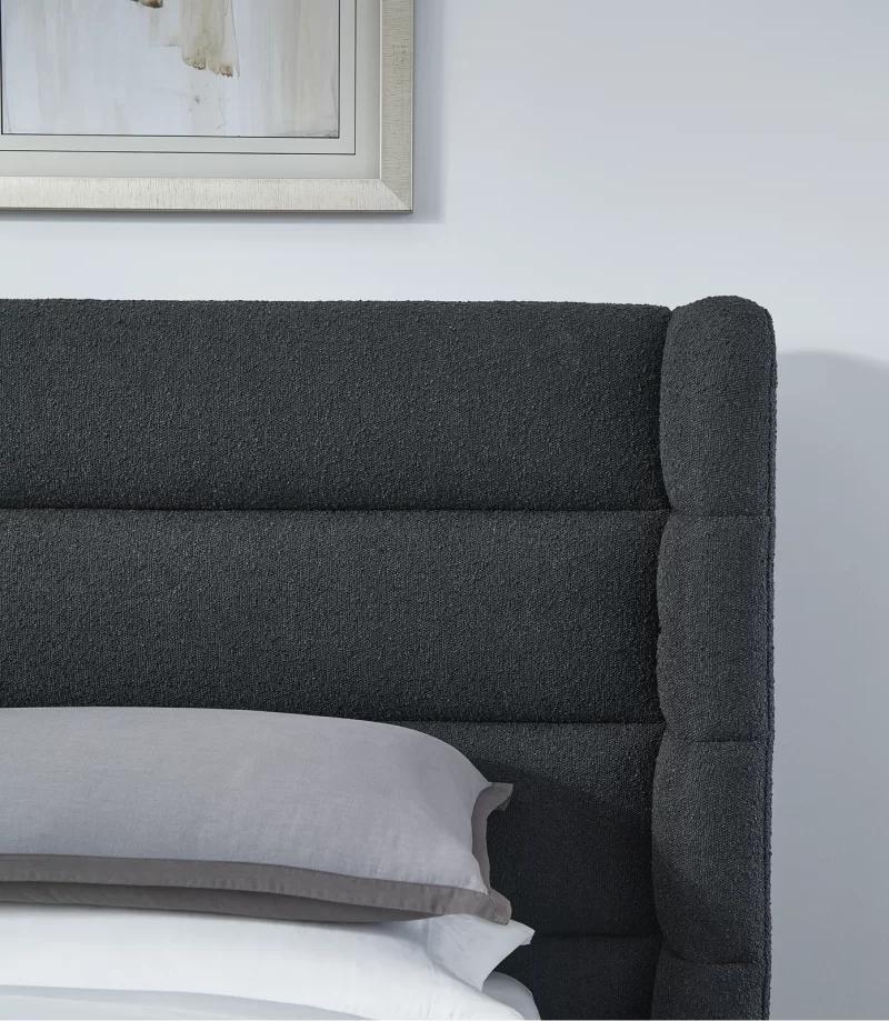 Hoste king bed